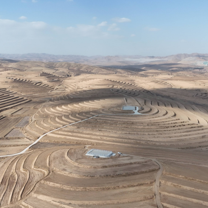 4AKN2Tae30spyCcX6s46